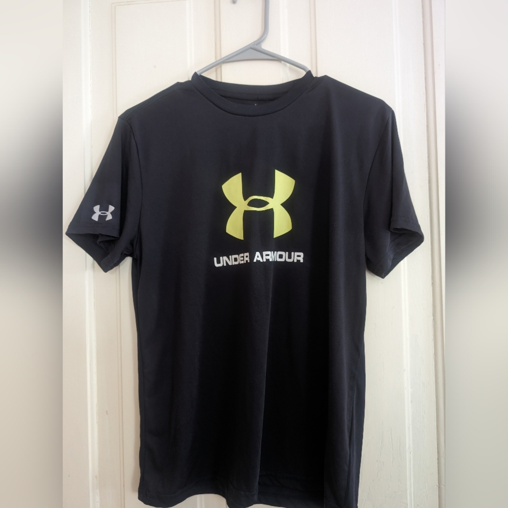 Under Armour Active Shirt Youth M Black and Yellow